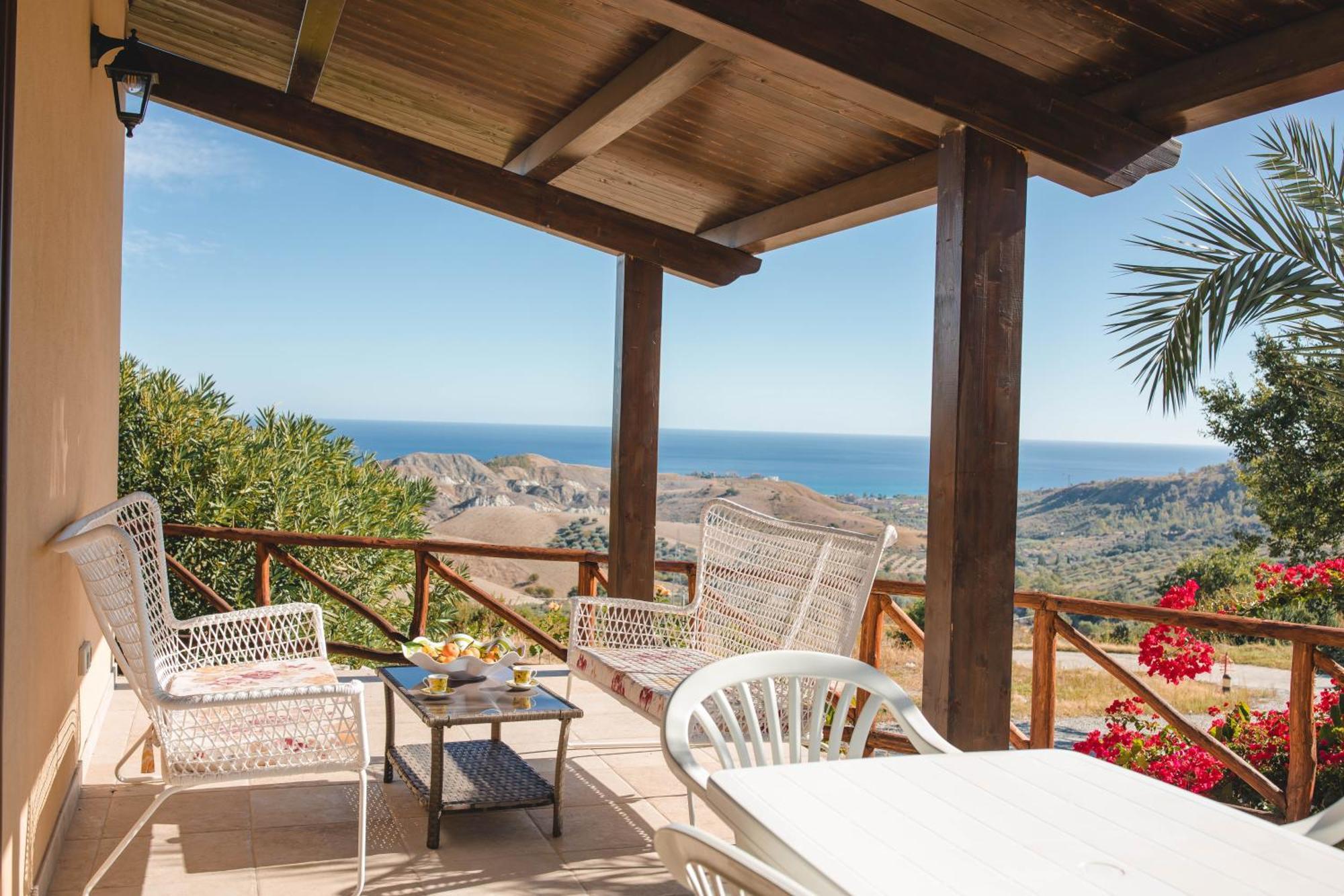Calami - Villa Romeo - Private Apartments With Pool, Seaview & Olive Grove Santa Caterina Dello Ionio Marina エクステリア 写真