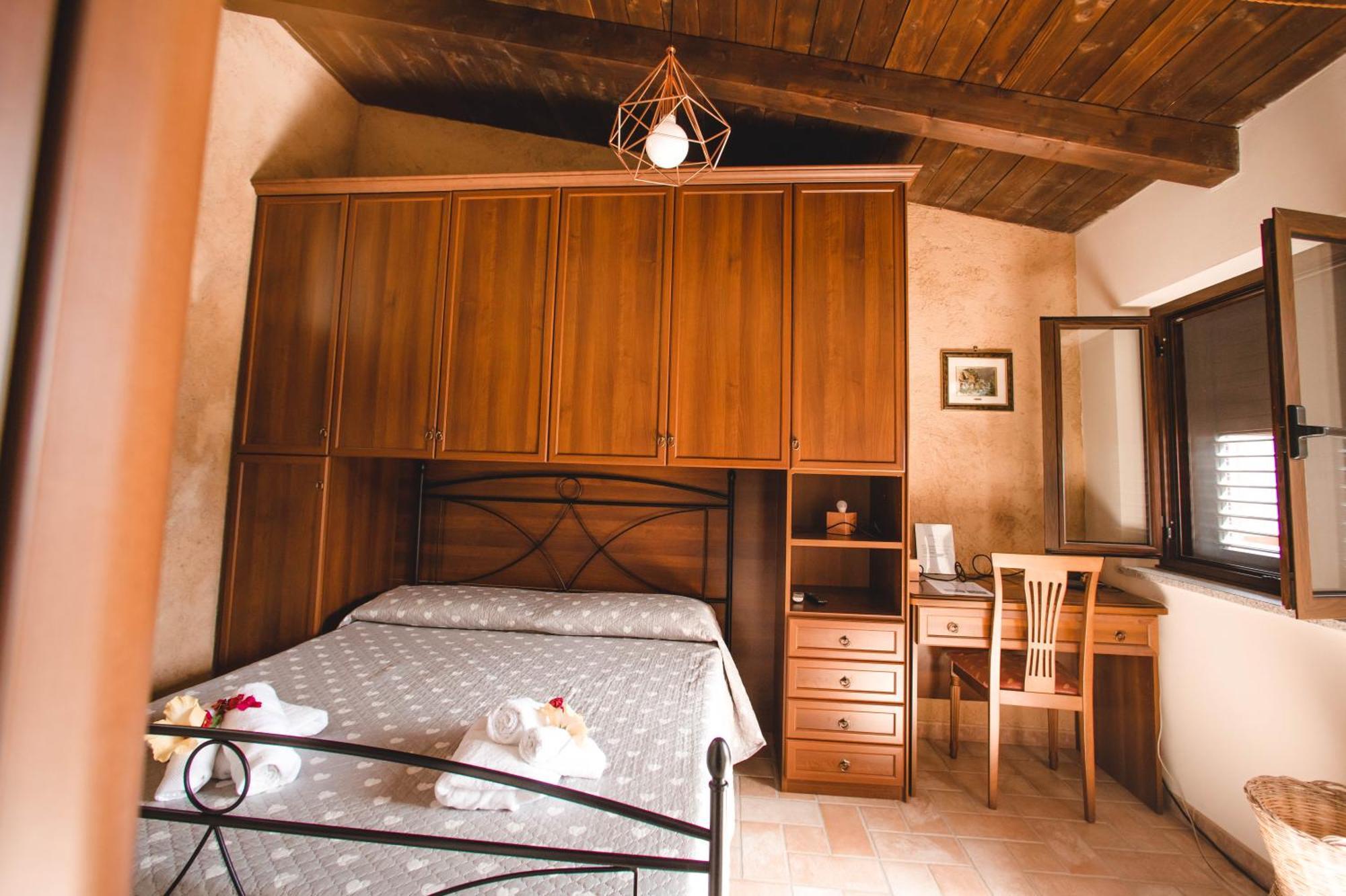 Calami - Villa Romeo - Private Apartments With Pool, Seaview & Olive Grove Santa Caterina Dello Ionio Marina エクステリア 写真