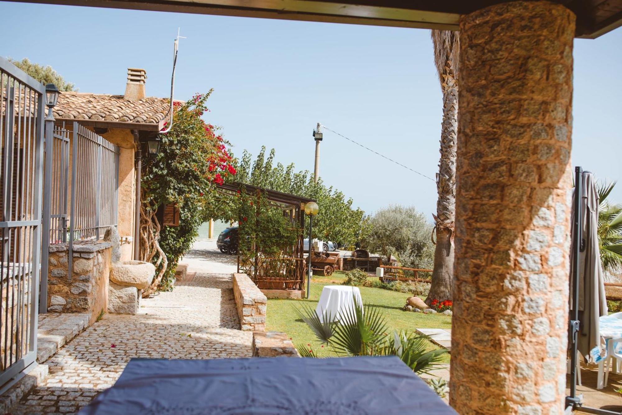 Calami - Villa Romeo - Private Apartments With Pool, Seaview & Olive Grove Santa Caterina Dello Ionio Marina エクステリア 写真