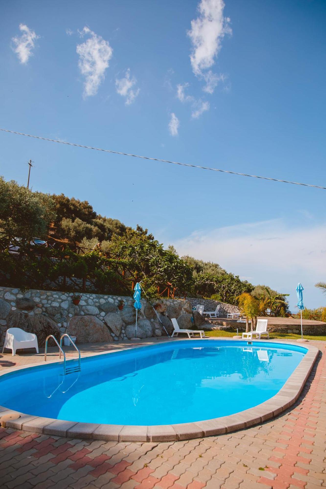 Calami - Villa Romeo - Private Apartments With Pool, Seaview & Olive Grove Santa Caterina Dello Ionio Marina エクステリア 写真