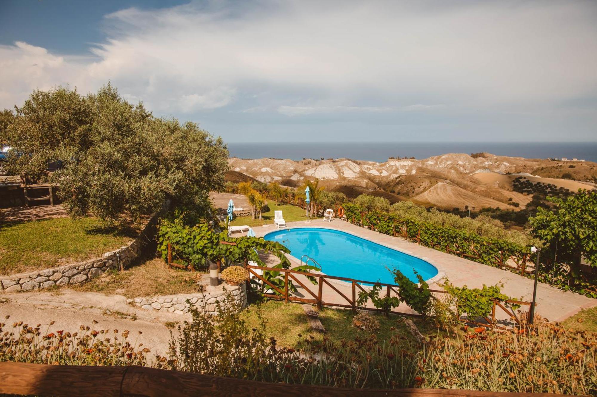 Calami - Villa Romeo - Private Apartments With Pool, Seaview & Olive Grove Santa Caterina Dello Ionio Marina エクステリア 写真